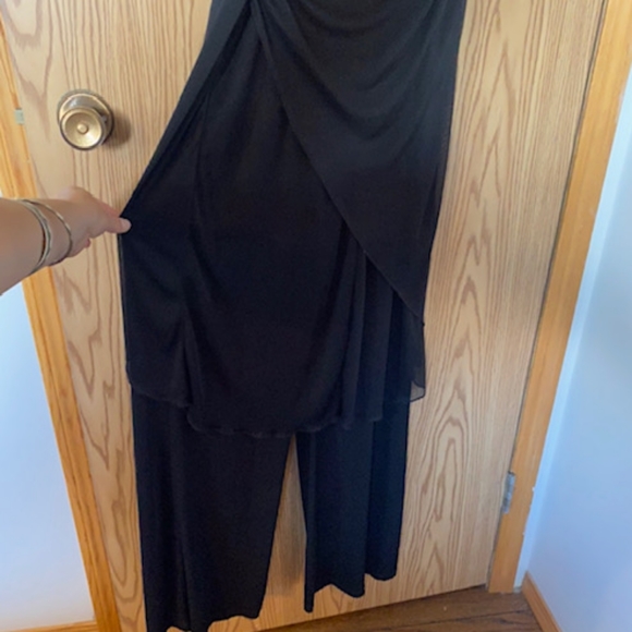 Black Tank, drapery, jumpsuit with free sequence shear shawl black. - Picture 2 of 7